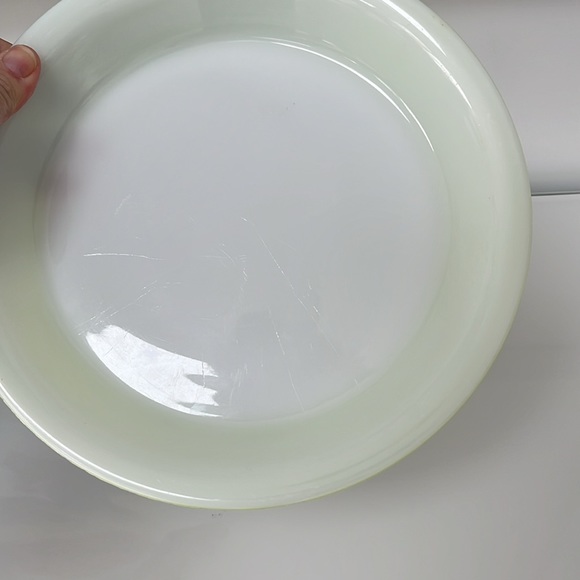 Pyrex Yellow Round 9” Ovenware Vintage Baking Dish - Picture 7 of 10